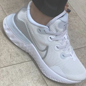 Nike Renew Run , Women ,    Product code CK 6360-003  , Size 6.5 without box